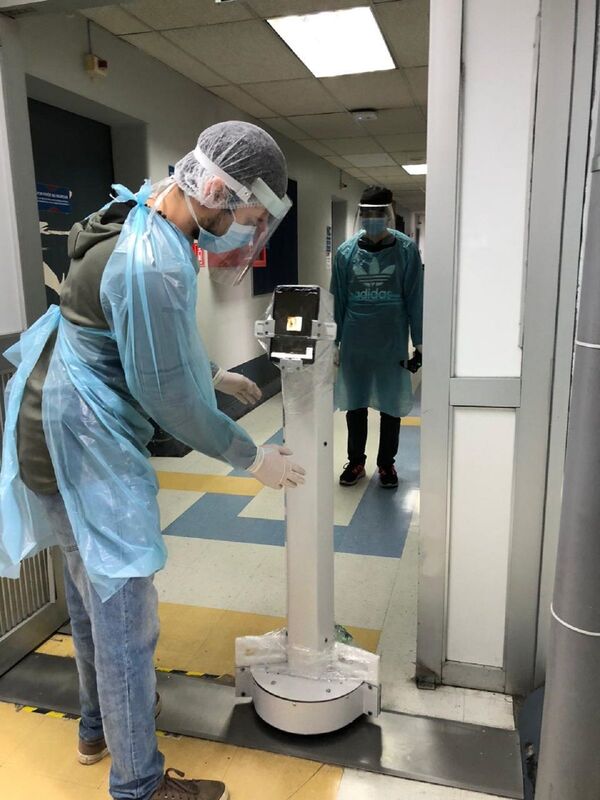 El robot chileno que está revolucionando la pandemia de COVID-19 El robot chileno que está revolucionando la pandemia de COVID-19 - Sputnik Mundo
