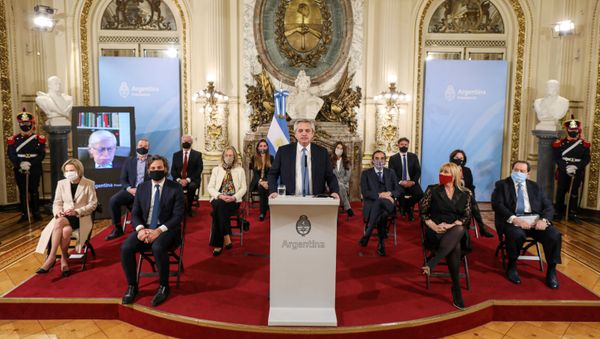Alberto Fernández, presidente argentino, y miembros de su gabinete Alberto Fernández, presidente argentino, y miembros de su gabinete - Sputnik Mundo