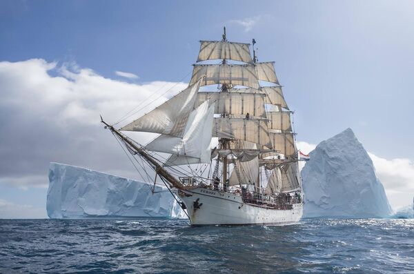 A vela 81 días en el océano Atlántico: la aventura de María Intxaustegi - Sputnik Mundo