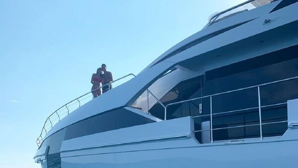 Cristiano Ronaldo a bordo del yate - Sputnik Mundo