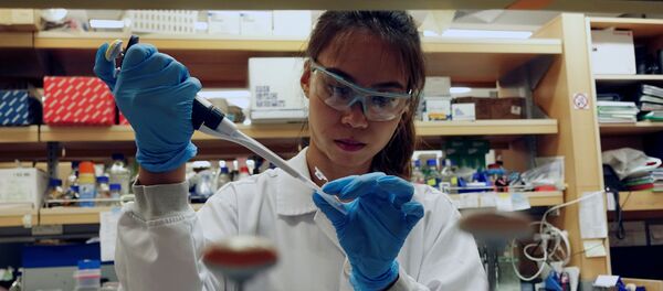 Elaboración de la vacuna contra el COVID-19 (imagen referencial) - Sputnik Mundo