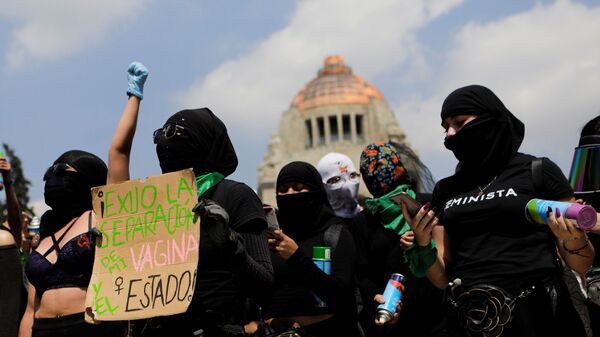 Protesta feminista contra el rechazo a despenalizar el aborto en Veracruz - Sputnik Mundo