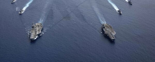 Dos portaviones estadounidenses en el mar del Sur de China en julio de 2020 Dos portaviones estadounidenses en el mar del Sur de China en julio de 2020 - Sputnik Mundo