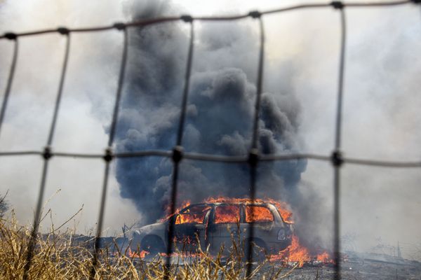 Miles de personas evacuadas: impactantes imágenes de incendios forestales en California - Sputnik Mundo