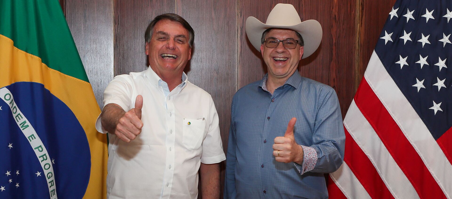 Jair Bolsonaro, presidente de Brasil, y Todd Chapman, embajador de EEUU - Sputnik Mundo, 1920, 03.08.2020