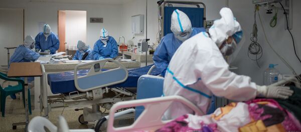 Brigada cubana atiende Unidad de Cuidados Intensivos en hospital de Caracas - Sputnik Mundo