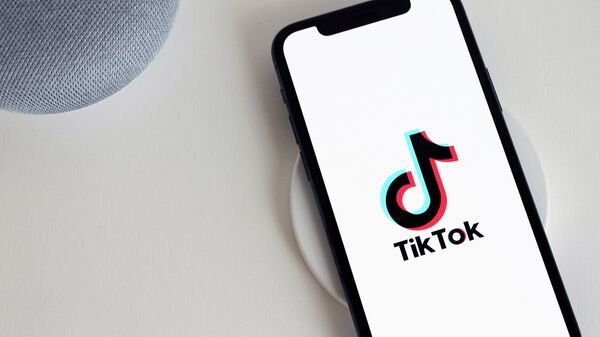 El logo de la aplicación TikTok  - Sputnik Mundo