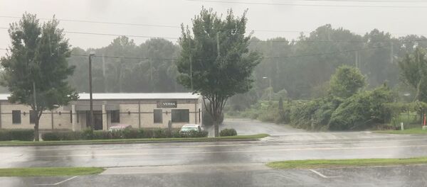 El paso de la tormenta tropical Isaias por EEUU - Sputnik Mundo