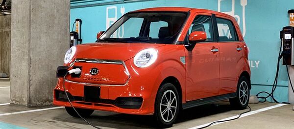 K27, vehículo eléctrico producido por la compañía china Kandi - Sputnik Mundo