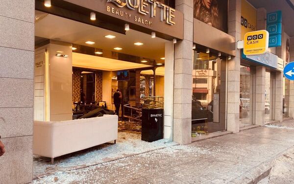 Las consecuencias de la explosión en Beirut Las consecuencias de la explosión en Beirut - Sputnik Mundo