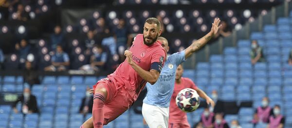 Karim Benzema, del Real Madrid, durante el partido de la Champions League - Sputnik Mundo