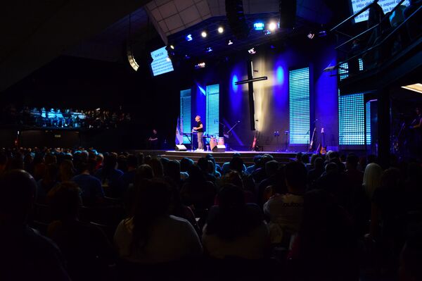 Evangélicos crecen en Argentina y se adaptan a los tiempos: religión 4.0 - Sputnik Mundo