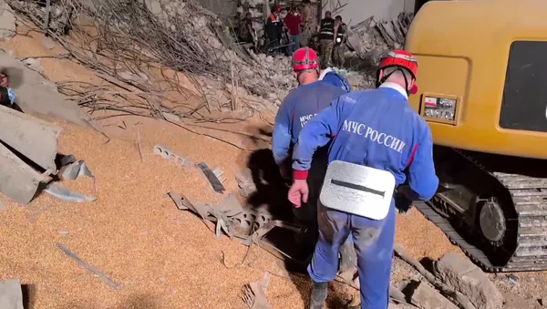 Así trabajan los rescatistas rusos tras la explosión en Beirut