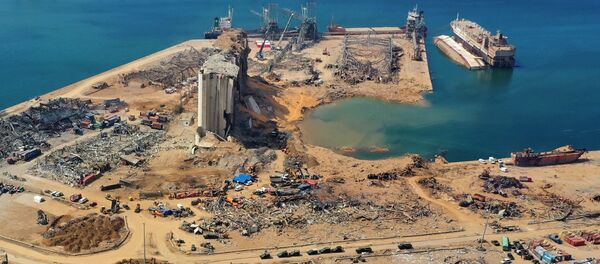 El lugar de la explosión en el puerto de Beirut - Sputnik Mundo