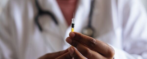 Vacuna, imagen referencial - Sputnik Mundo