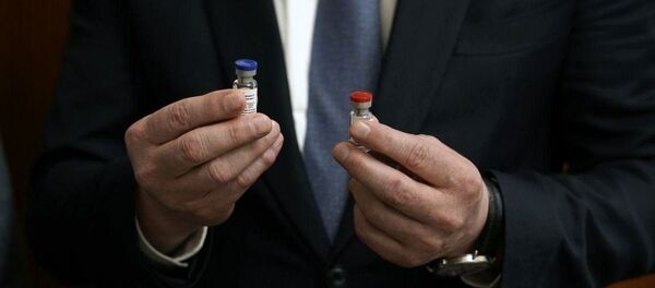 Sputnik, la vacuna rusa contra el coronavirus, primera en ser registrada en el mundo - Sputnik Mundo