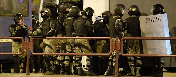 La Policía durante las protestas en Bielorrusia - Sputnik Mundo