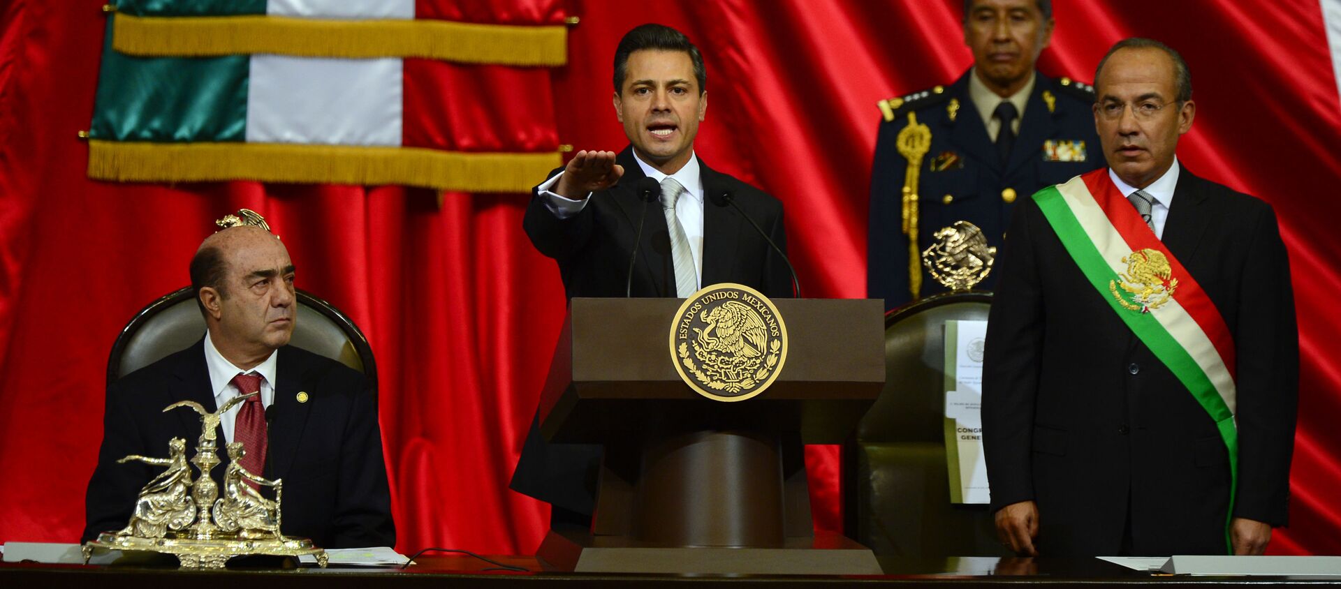 Expresidentes de México, Enrique Peña Nieto y Felipe Calderón - Sputnik Mundo, 1920, 27.08.2020