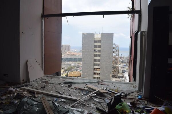 Gente sin casas y sin ayuda: así está Beirut a más de una semana de la explosión | Fotos, vídeo - Sputnik Mundo