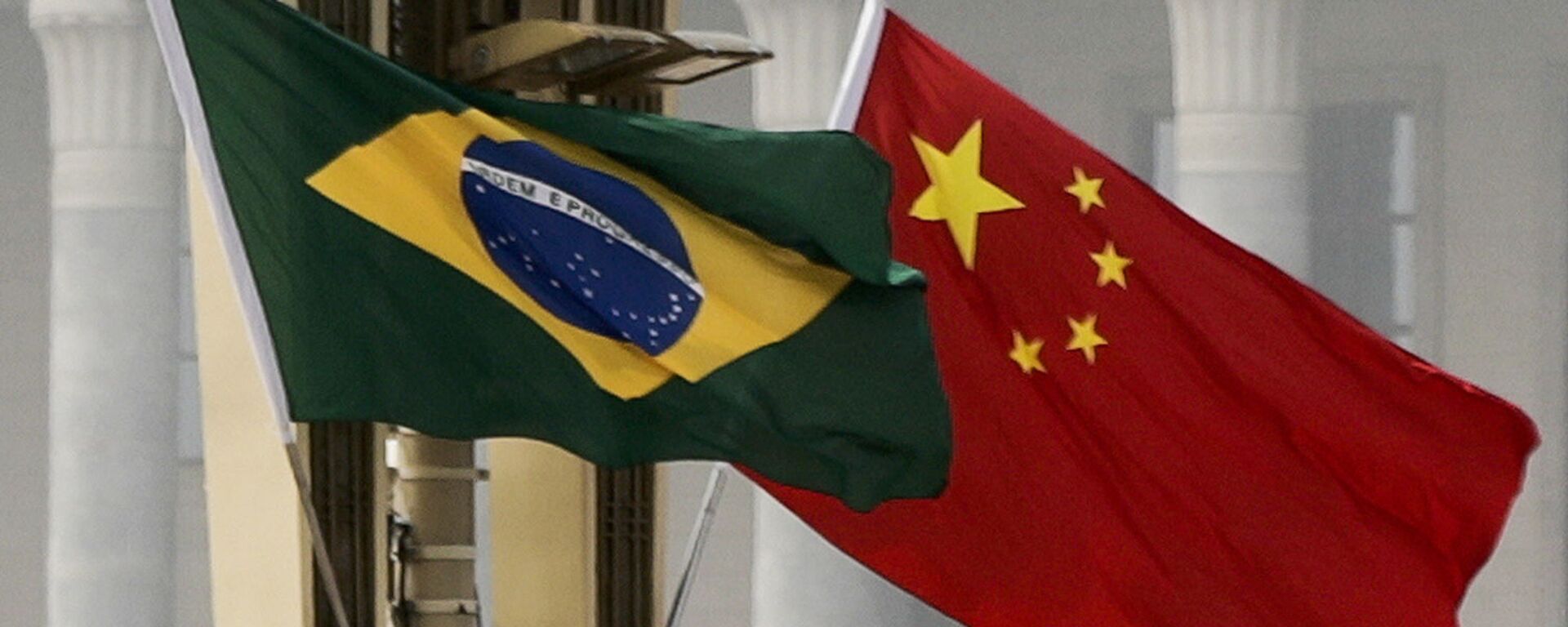 Banderas de Brasil y China - Sputnik Mundo, 1920, 02.08.2024