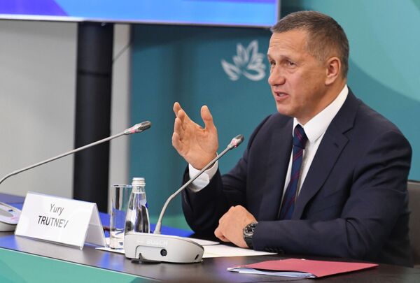 Las 10 familias con mayores ingresos en el poder ruso Las 10 familias con mayores ingresos en el poder ruso - Sputnik Mundo