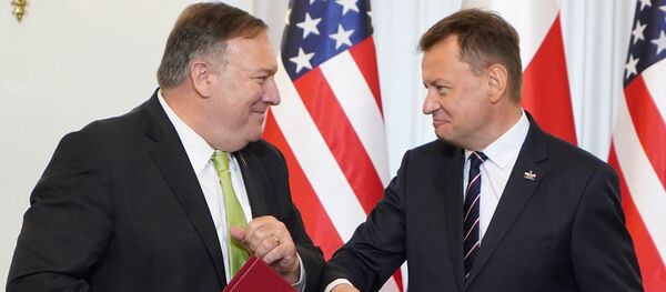 El secretario de Estado de EEUU, Mike Pompeo, y el presidente polaco, Andrzej Duda El secretario de Estado de EEUU, Mike Pompeo, y el presidente polaco, Andrzej Duda - Sputnik Mundo