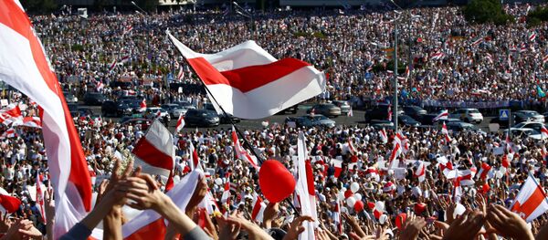 Manifestación de protesta en Minsk - Sputnik Mundo