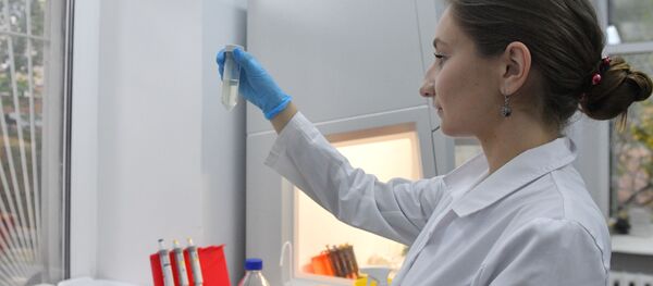 Desarrollo de la vacuna rusa contra el COVID-19 - Sputnik Mundo