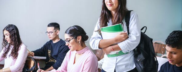 Clases en una escuela (imagen referencial) - Sputnik Mundo