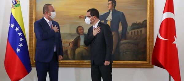  El canciller de Turquía, Mevlüt Cavusoglu, y su homólogo venezolano, Jorge Arreaza - Sputnik Mundo