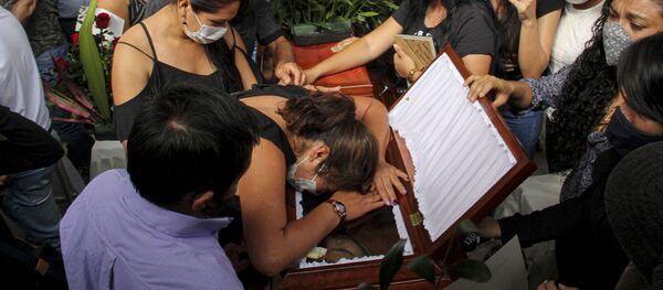 Funeral de los ocho jóvenes asesinados en Samaniego, en el departamento de Nariño, Colombia (agosto 2020) - Sputnik Mundo