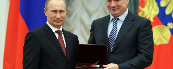 El presidente de Rusia, Vladímir Putin, junto al viceprimer ministro de Rusia, Marat Jusnullin - Sputnik Mundo