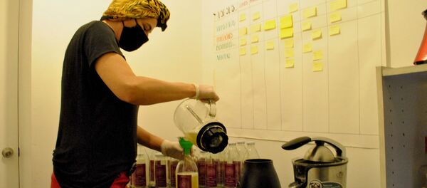 Preparando los productos de Piso Seis - Sputnik Mundo