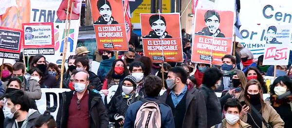 Protestas multitudinarias en Buenos Aires exigen esclarecer el caso de un joven desaparecido - Sputnik Mundo