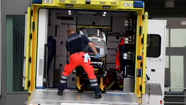 Trasladan al opositor ruso Alexéi Navalni al hospital alemán Charité - Sputnik Mundo