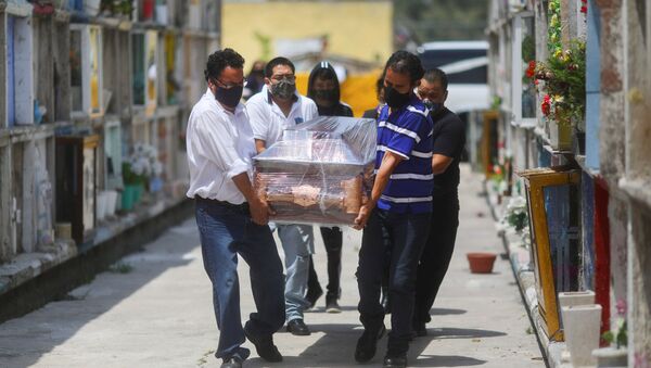 Un funeral en México - Sputnik Mundo