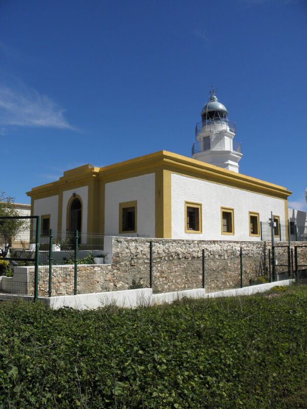 Un trabajo rutinario en lugares extraordinarios: los últimos fareros de España a punto de extinguirse - Sputnik Mundo