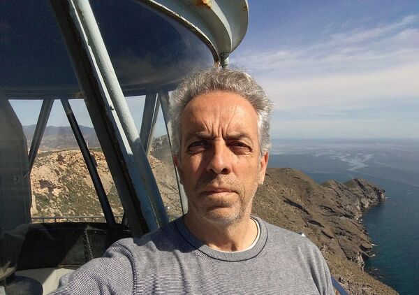 Un trabajo rutinario en lugares extraordinarios: los últimos fareros de España a punto de extinguirse - Sputnik Mundo