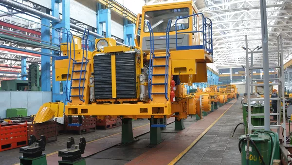 Fábrica de camiones BelAZ - Sputnik Mundo