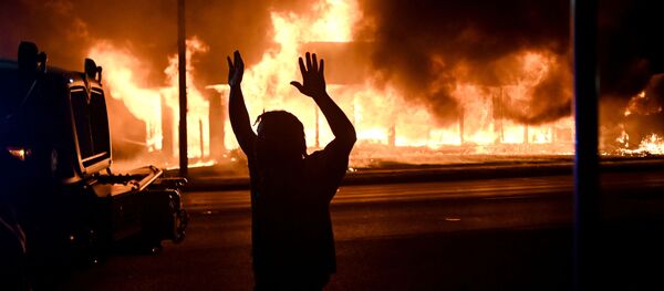Violentas protestas en la ciudad de Kenosha (estado de Wisconsin), el 24 de agosto de 2020  - Sputnik Mundo