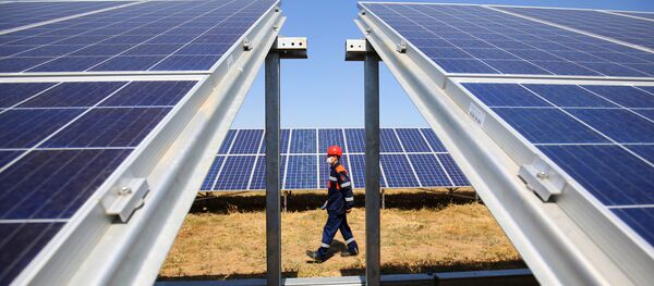 Planta solar en la ciudad rusa de Volgogrado - Sputnik Mundo