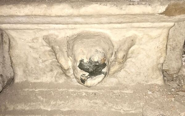 La portada está fechada de mediados del siglo XVI - Sputnik Mundo