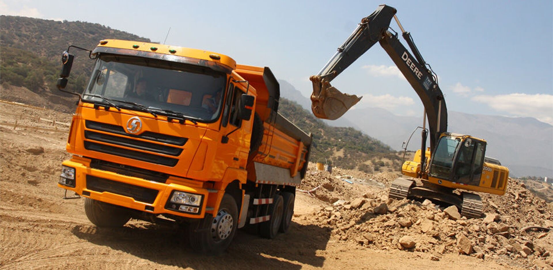 Un camión de Shacman Trucks  - Sputnik Mundo, 1920, 02.09.2020