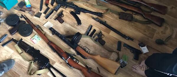 Desmantelan en Rusia un grupo que fabricaba armas ilegalmente - Sputnik Mundo