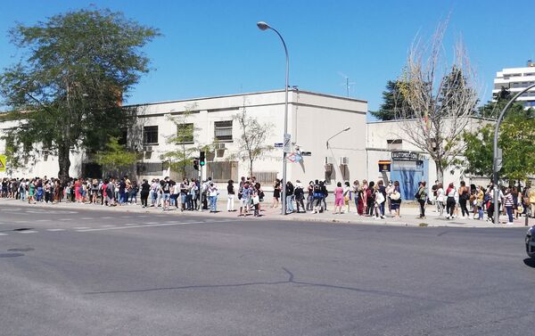 Colas para someterse a unas pruebas serológicas de coronavirus Colas para someterse a unas pruebas serológicas de coronavirus - Sputnik Mundo