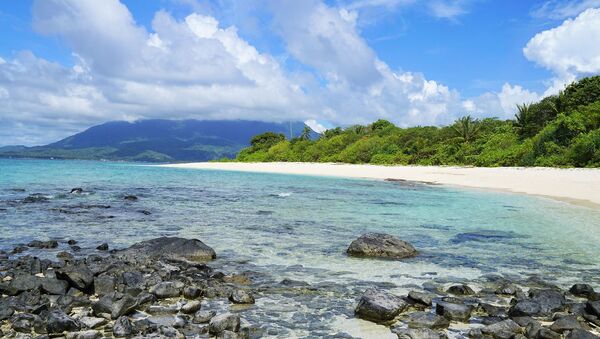 Una playa. Isla desierta. Imagen referencial - Sputnik Mundo