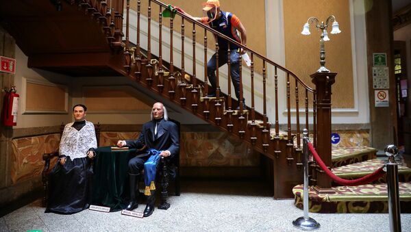 Figuras de Miguel Hidalgo y Josefa Ortíz de Dominguez en el Museo de Cera de la Cudad de México - Sputnik Mundo