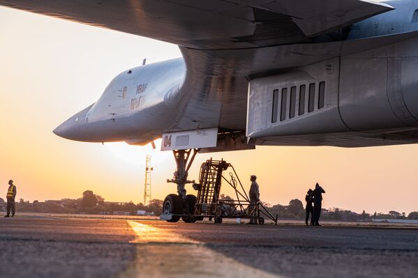 Así es el Tu-160, el más peligroso avión militar ruso - Sputnik Mundo