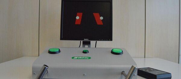 Equipo fabricado por la compañía LN Deter para realizar los exámenes psicotécnicos - Sputnik Mundo