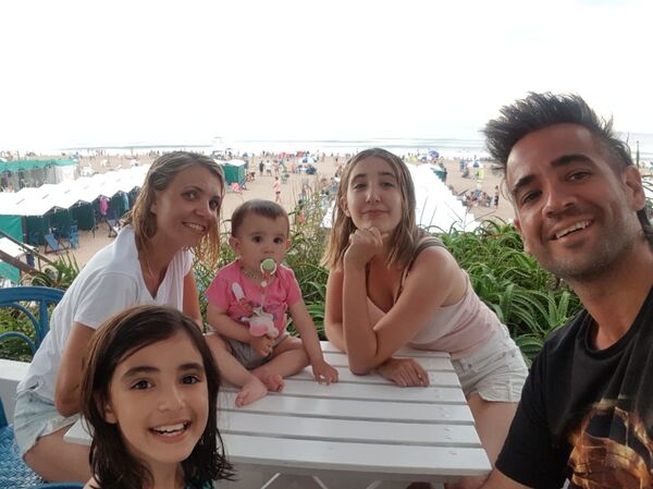 Voluntario para la vacuna contra COVID-19 en Argentina cuenta su experiencia - Sputnik Mundo